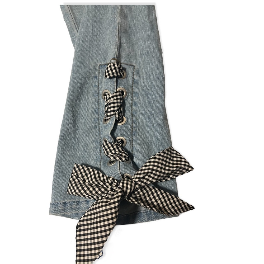 Laceup ankle jeans in avalon wash NWOT - Picture 2 of 6